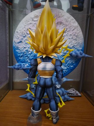 Figura Vegeta SSJ3