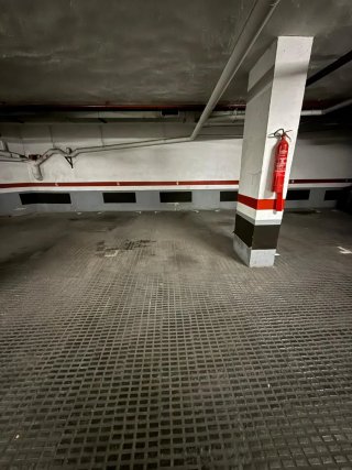 Alquiler plaza de garaje en Carrer Balmes/Aragó