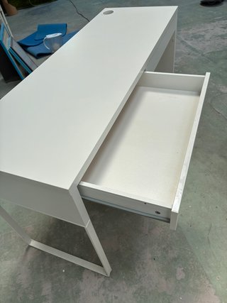 Escritorio IKEA MICKE blanco 142x50