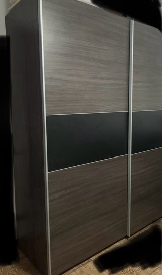 Armario puertas correderas madera