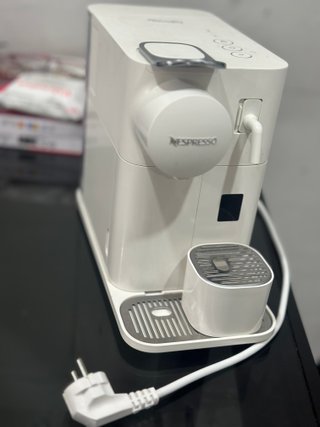 Cafetera Nespresso DeLonghi Blanca