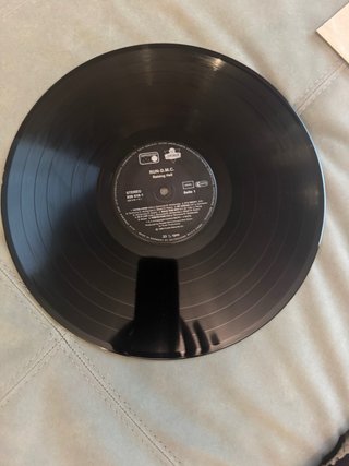 Vendo vinilo original de Run-D.M.C. – Raising Hell