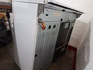 Cocina de gas butano con 4 fuegos y horno