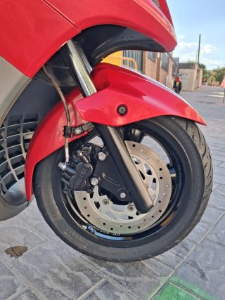 Kymco Jager 300cc Maxi Scooter Roja