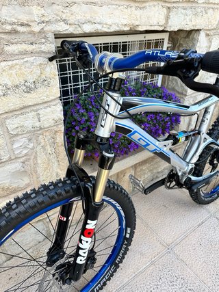 Bicicleta GT Sensor Nueva