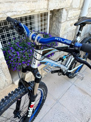 Bicicleta GT Sensor Nueva