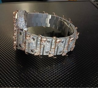 Reloj de Lujo con Diamantes y Oro