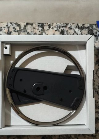 Soporte vertical original Sony para PS5 y PS5 Pro.