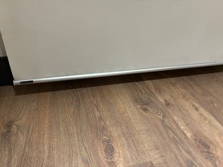 Tende in fibra di vetro bianco lino. 2 disponibili.