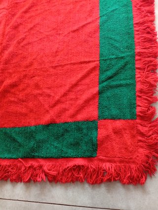 ANTIGUA ALFOMBRA LANA ROJA CON TIRAS VERDES