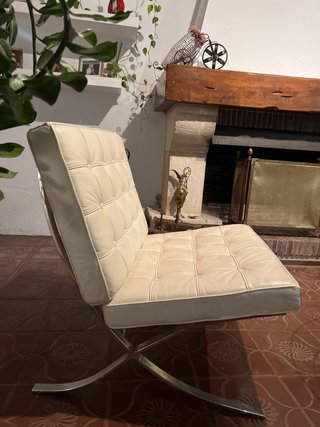 Silla Barcelona Beige Cuero