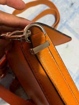 Bolso Guess Brynlee Mini Convertible Naranja