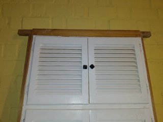 Puertas Venecianas Madera + Altillo
