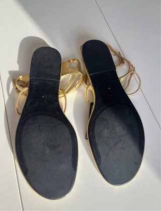 Sandalias Zara Doradas Planas Talla 40