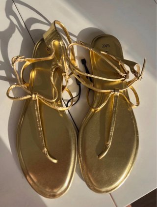 Sandalias Zara Doradas Planas Talla 40