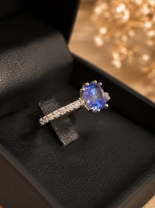 Anillo Oro Blanco 18K Tanzanita Natural