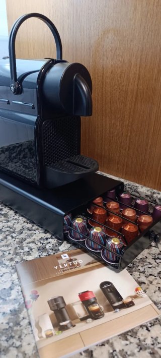 Cafetera Nespresso Delonghi