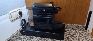 Cafetera Nespresso Delonghi