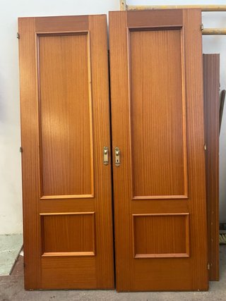 Puerta madera interior