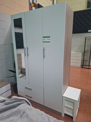 Armario 3 puertas madera y cristal