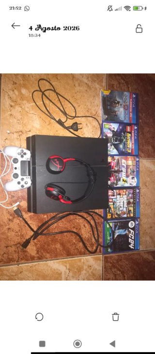 PS4 (PlayStation 4) con 5 giochi Prezzo negoziabile
