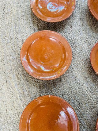 9 platos antiguos de terracota