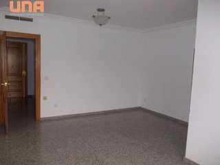 Piso en alquiler en Huerta de la Reina - Trassierra en Córdoba