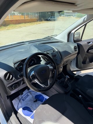 Ford Transit Courier 2020