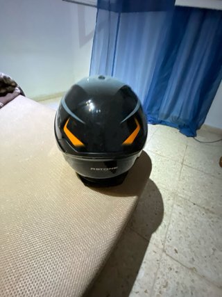 Casco de moto deportivo