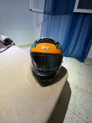 Casco de moto deportivo