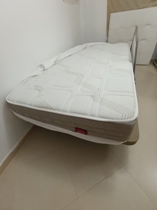 Base tapizada + colchón pikolin+ cabecero polipiel