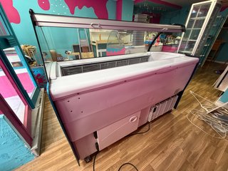Vitrina Helados ISA 13 Cubetas + Reserva