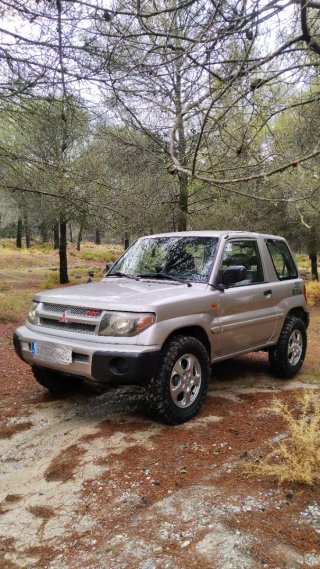 Mitsubishi Montero 2000
