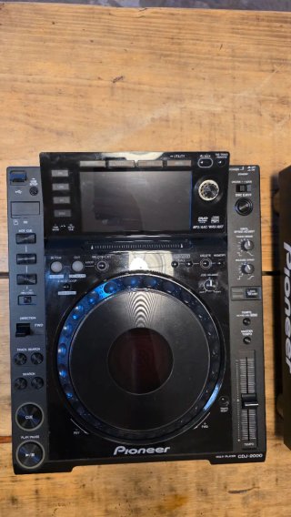2x Pioneer CDJ-2000 DJ Media Player