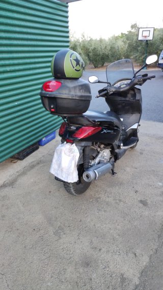 Yamaha Xmax 250i Negra y Verde