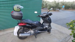 Yamaha Xmax 250i Negra y Verde