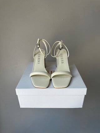 Sandalias con tacón Guess Gelectra ‘Ivory’