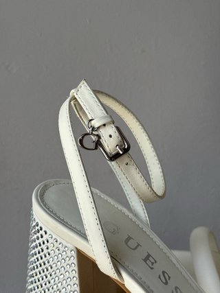 Sandalias con tacón Guess Gelectra ‘Ivory’