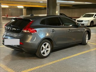Volvo V40 2014