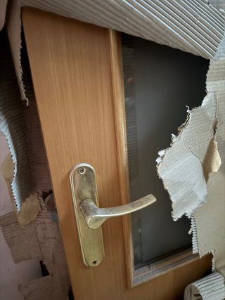 Puerta interior madera clara