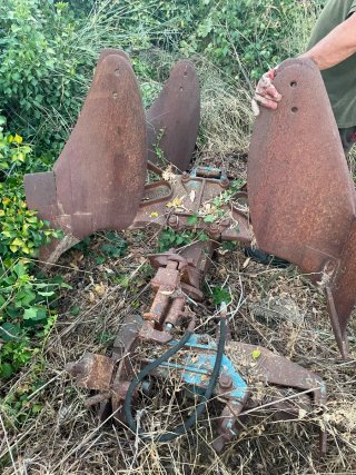 Vertederas de arado oxidadas