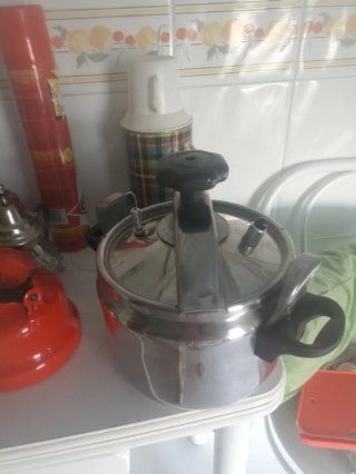 Olla a presión pequeña