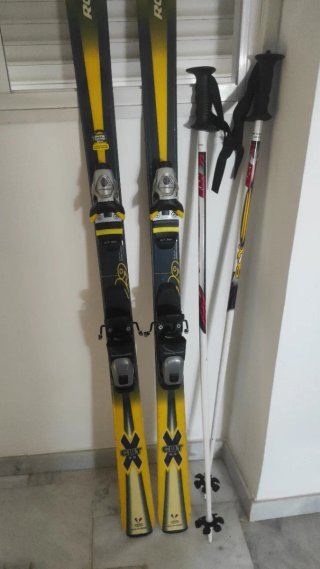 Esquís Rossignol y Bastones No se hacen envíos.