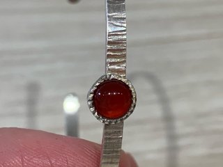 Pulsera esclava plata con piedra roja