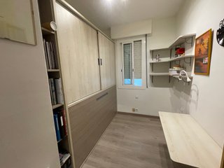 Habitación juvenil: Cama abatible+varios muebles