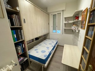 Habitación juvenil: Cama abatible+varios muebles