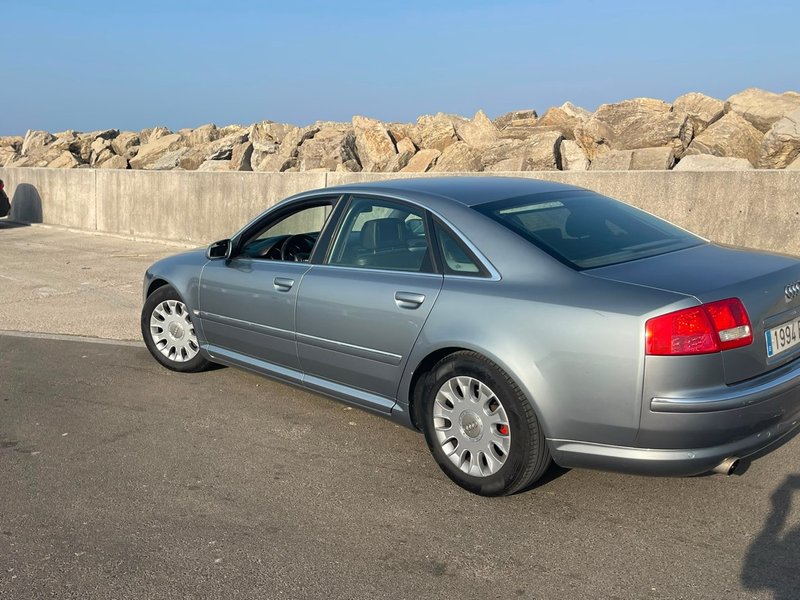 Audi A8 2007 - foto 1