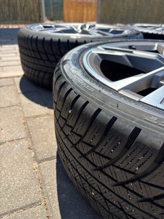 Llantas OEM BMW Serie 1 F44 R18 + neumáticos.