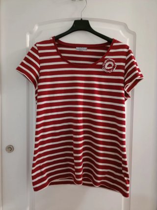 Camiseta rayas roja y blanca