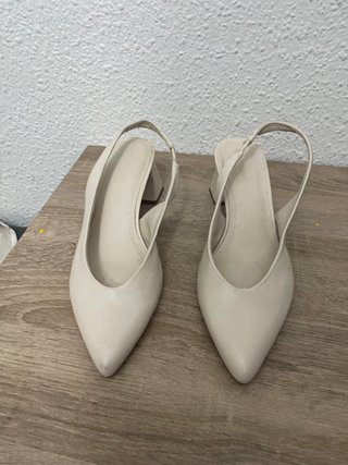 Tacones beige talla 39